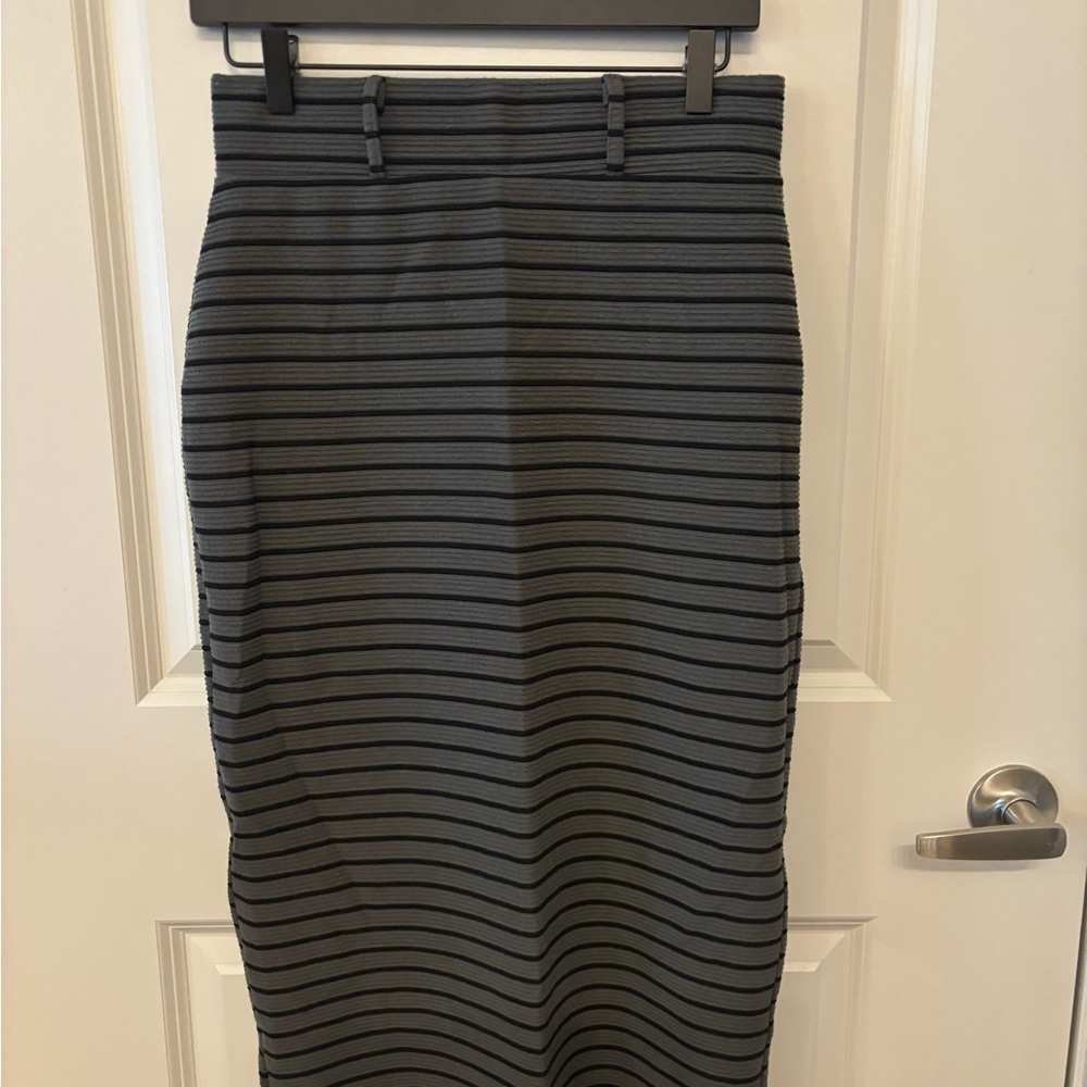 Women's Grey And Black Striped Maxi Pencil Skirt Size M